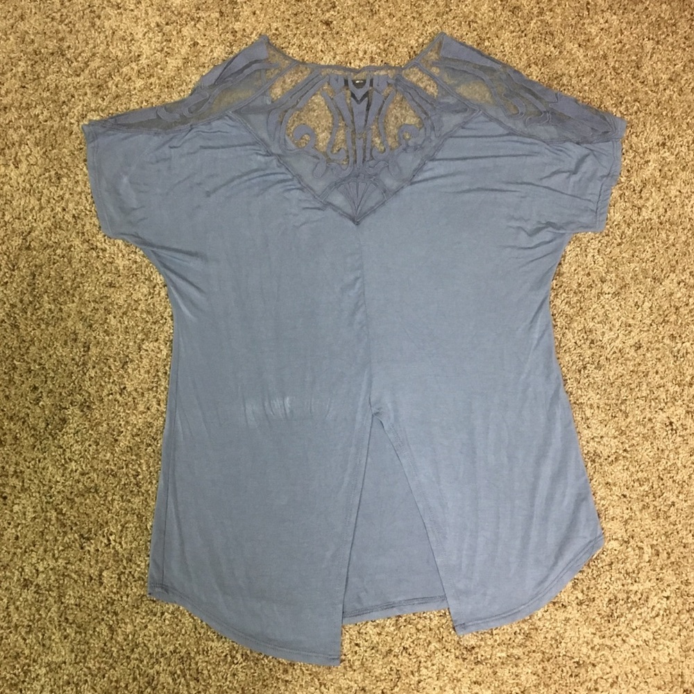 Red by BKE Embroidered mesh split back top - Small - Picture 4 of 6